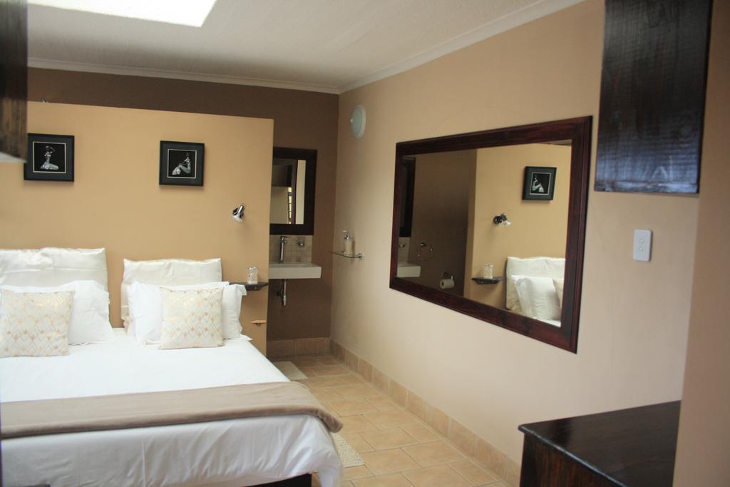 Dolphin View Guesthouse Jeffreys Bay Exterior photo